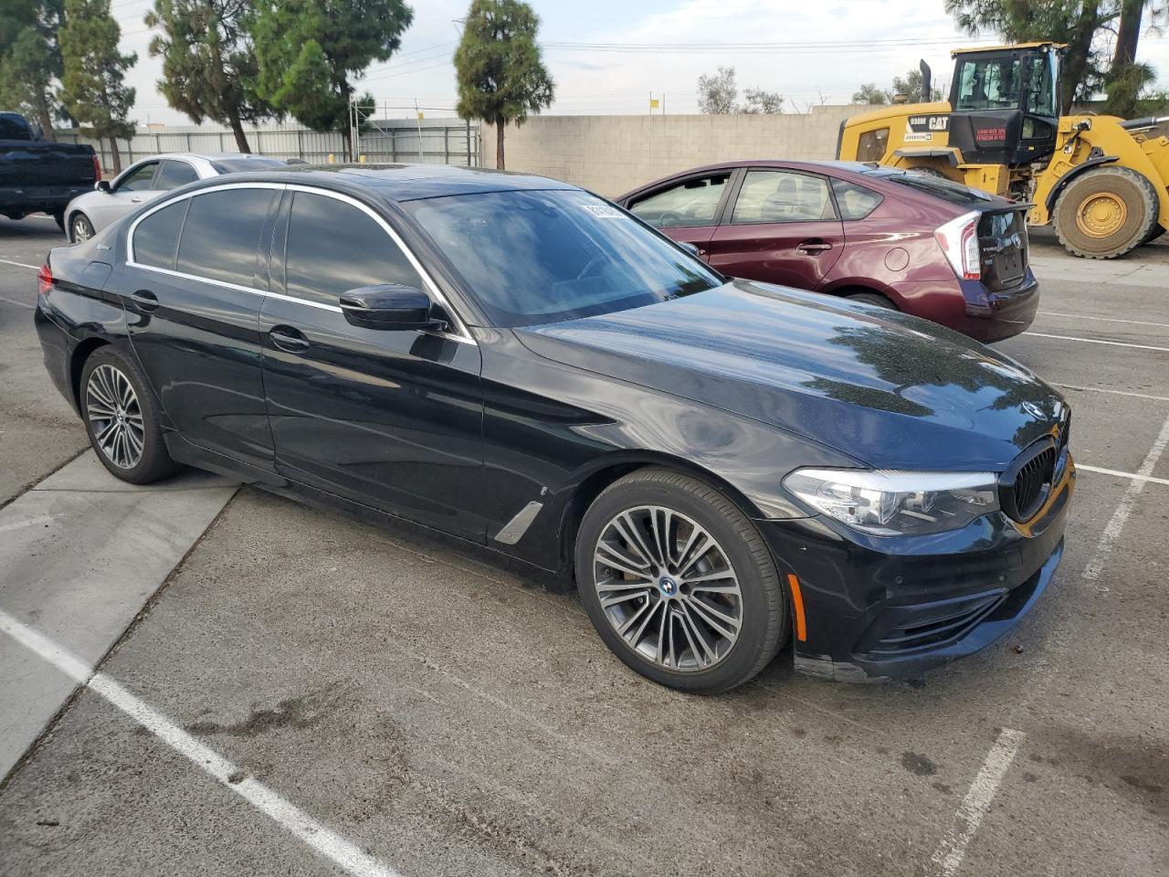2019 BMW 530E - Image 4