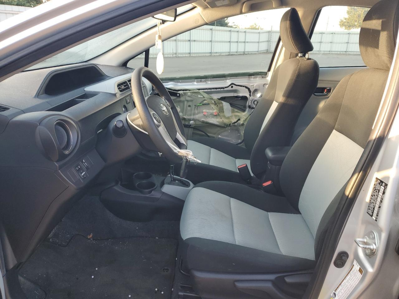 2012 Toyota Prius C - Image 7