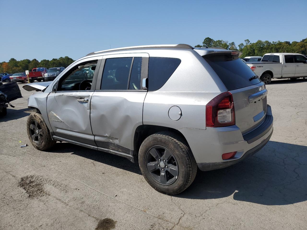 2016 Jeep Compass Sport - Фото 2
