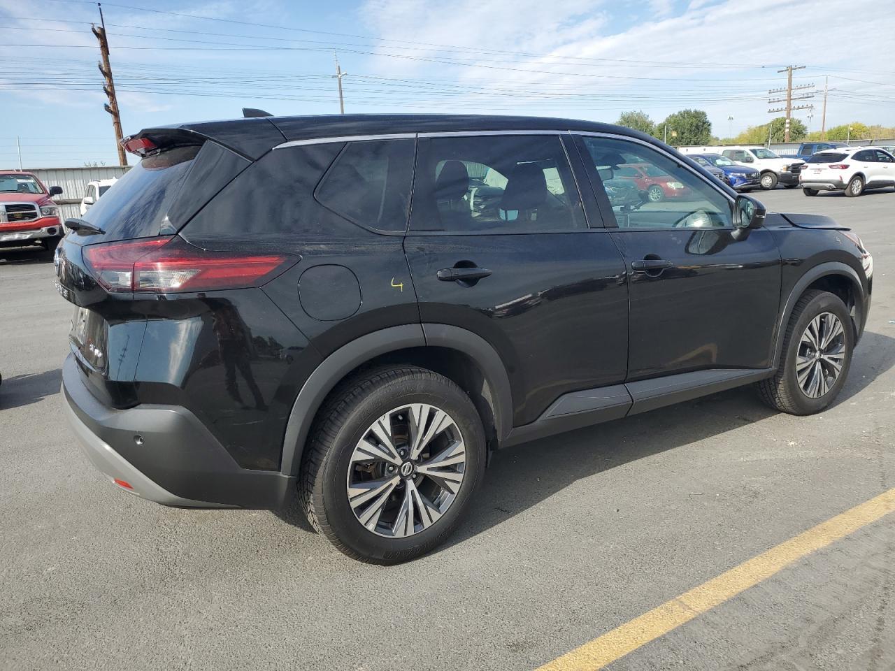 2021 Nissan Rogue Sv - Image 3