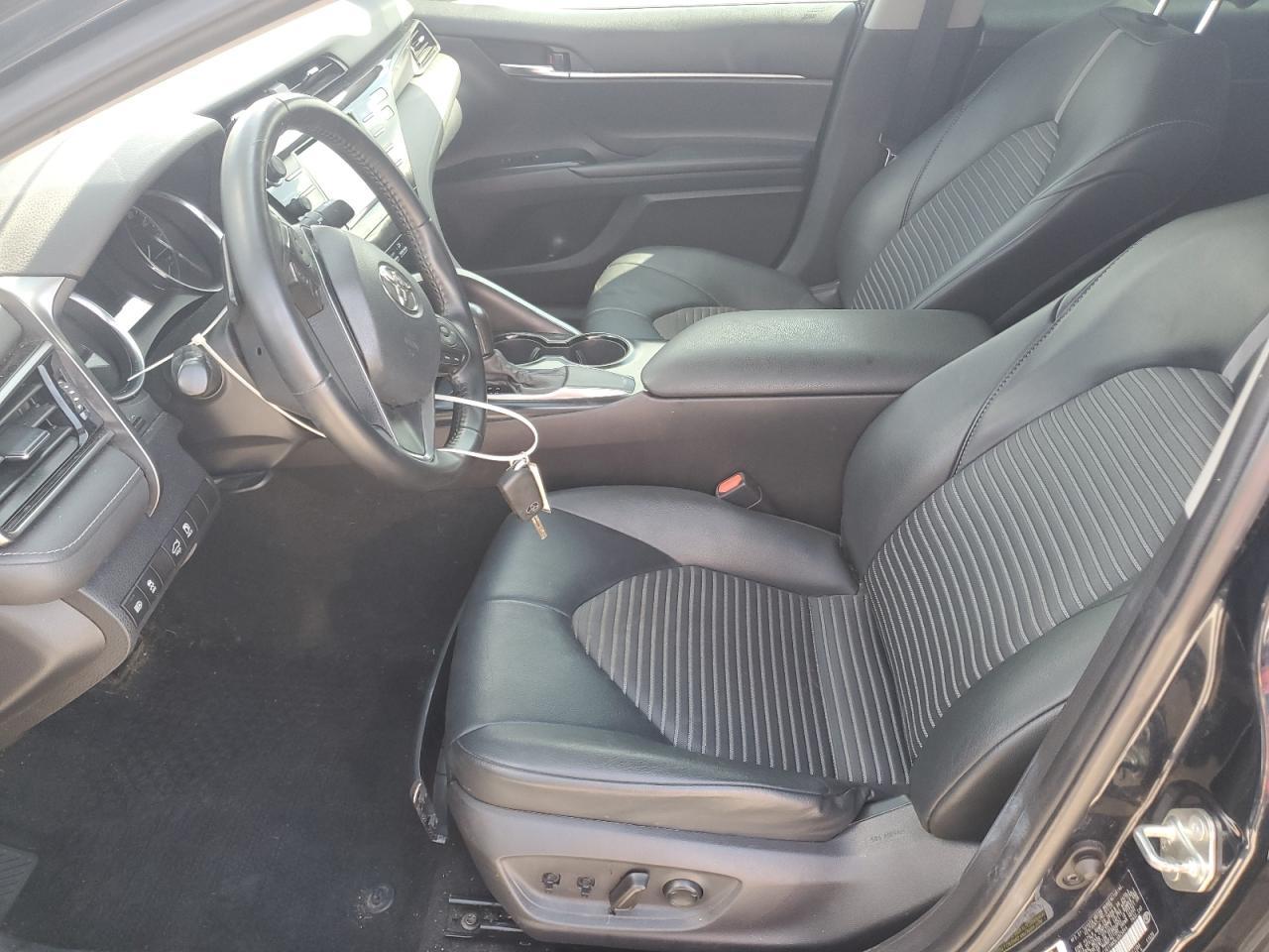 2020 Toyota Camry Se - Фото 7