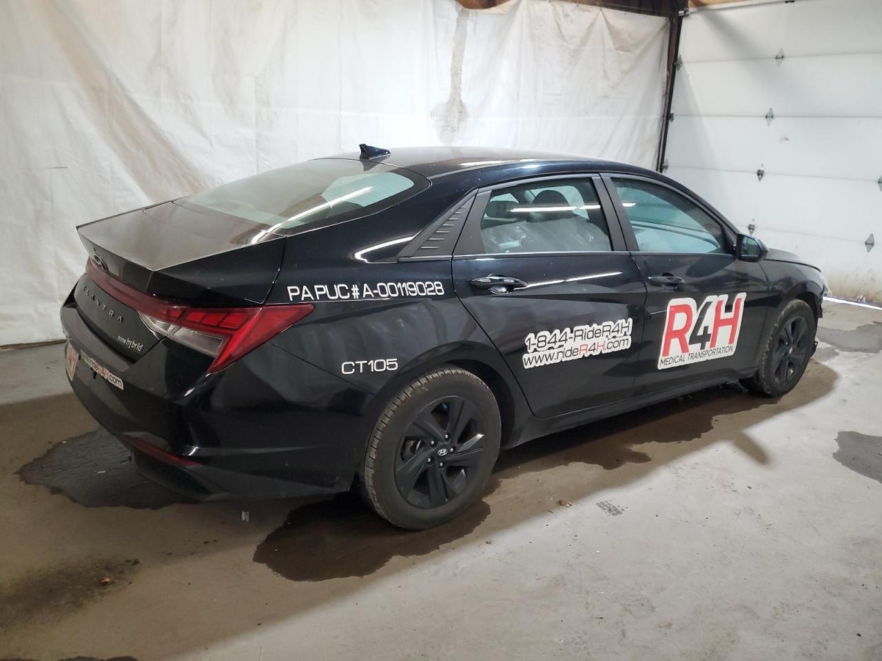 2023 Hyundai Elantra Blue - Фото 3