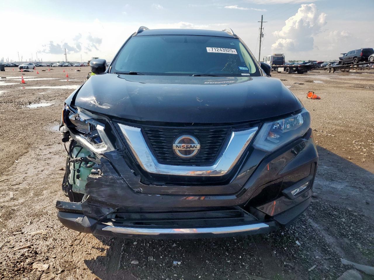 2018 Nissan Rogue S - Image 5