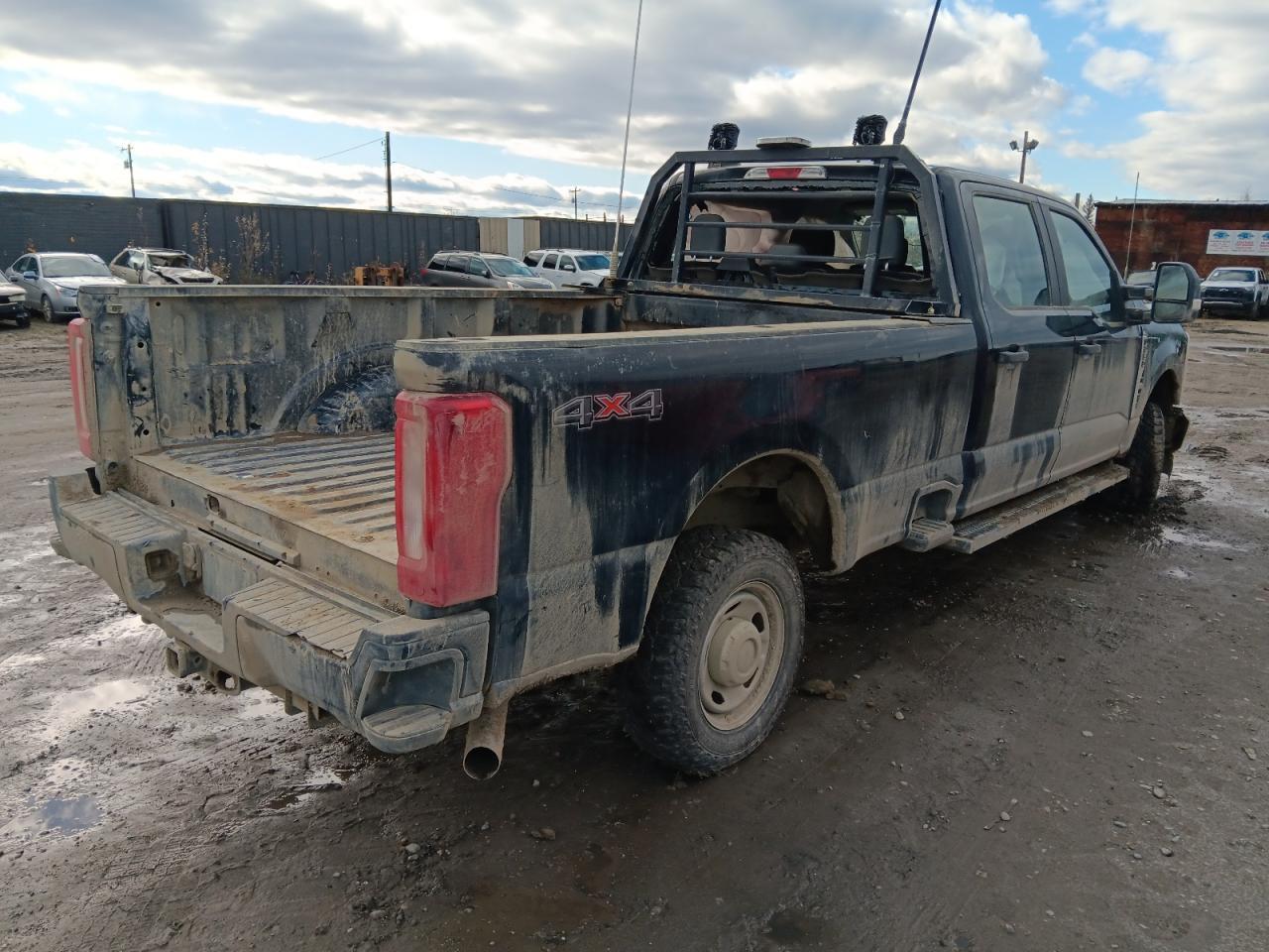 2023 Ford F250 Super Duty - Фото 3