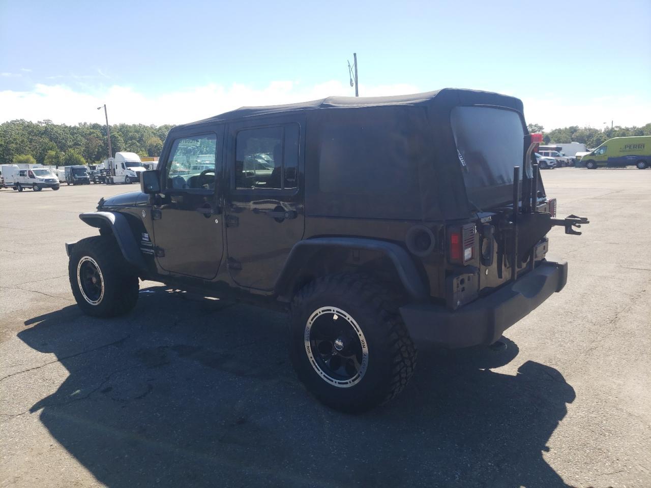 2015 Jeep Wrangler Unlimited Sport - Фото 2