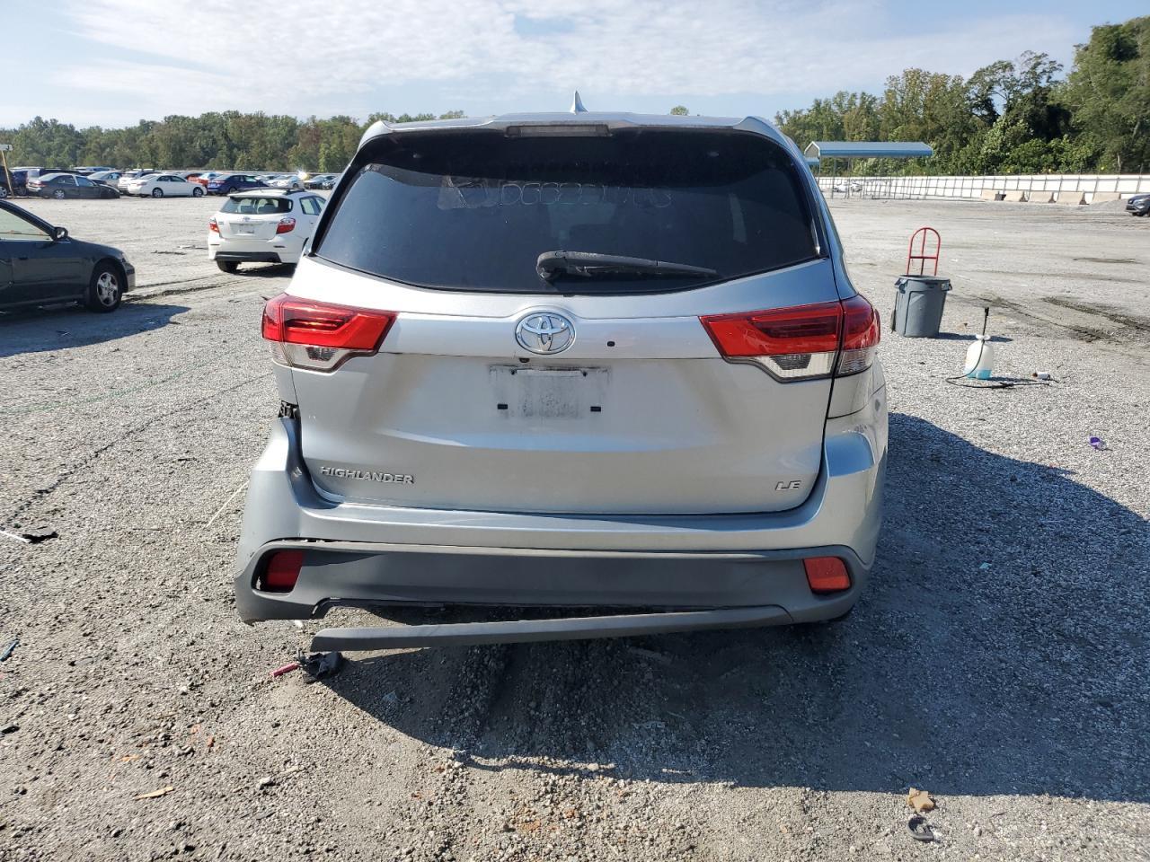 2017 Toyota Highlander Le Plus - Фото 6