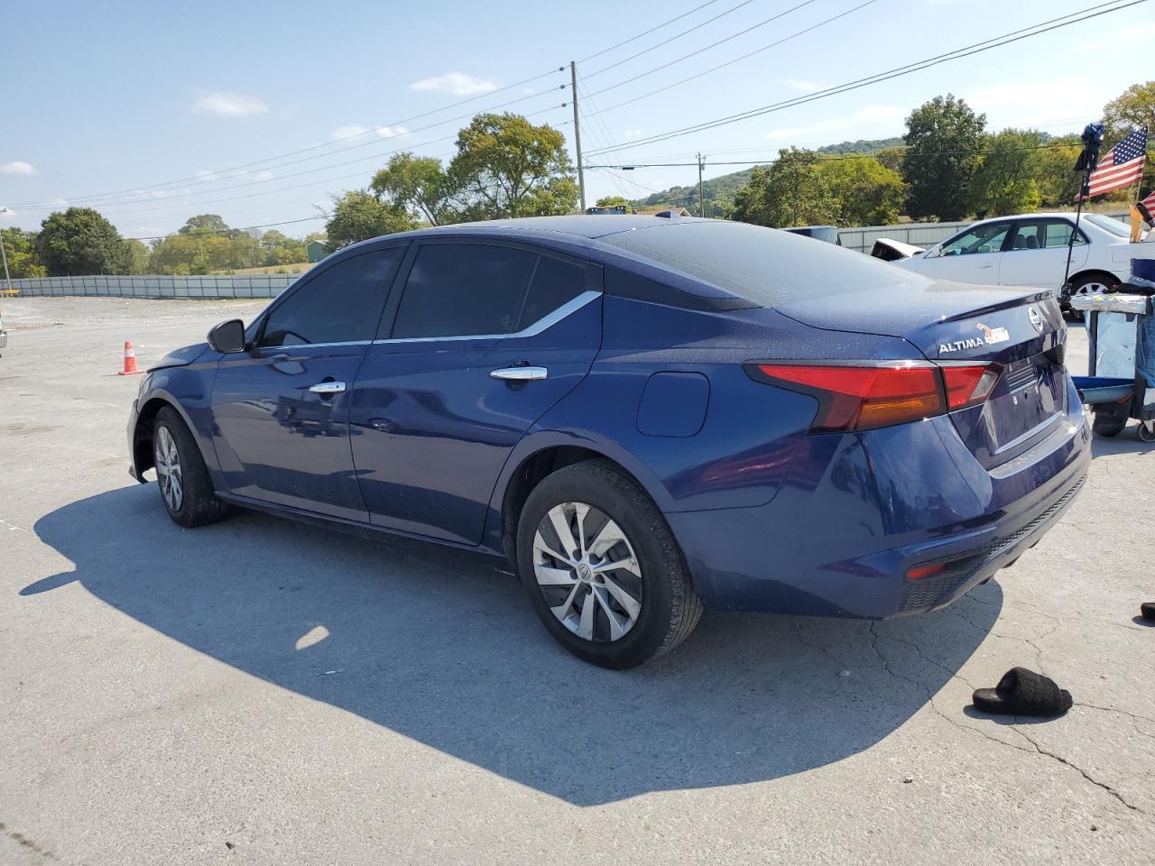 2020 Nissan Altima S - Фото 2