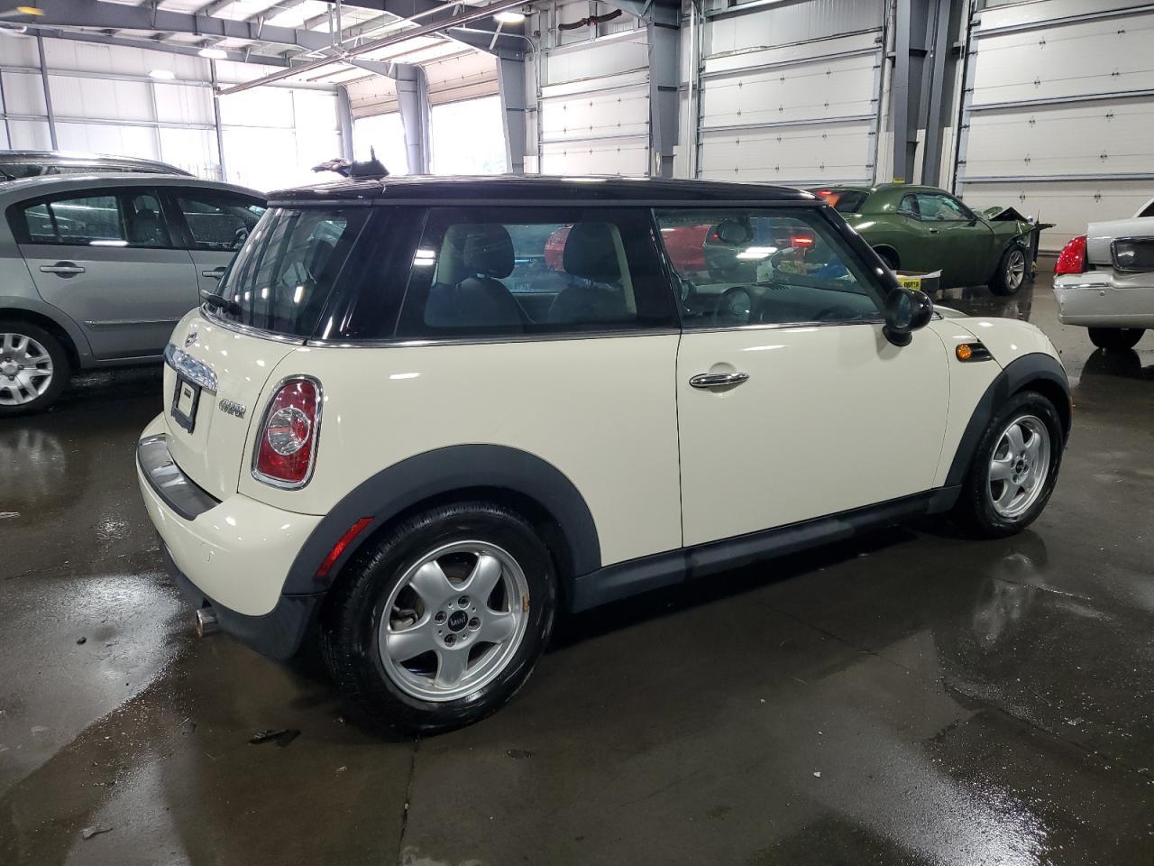 2011 Mini Cooper - Image 3