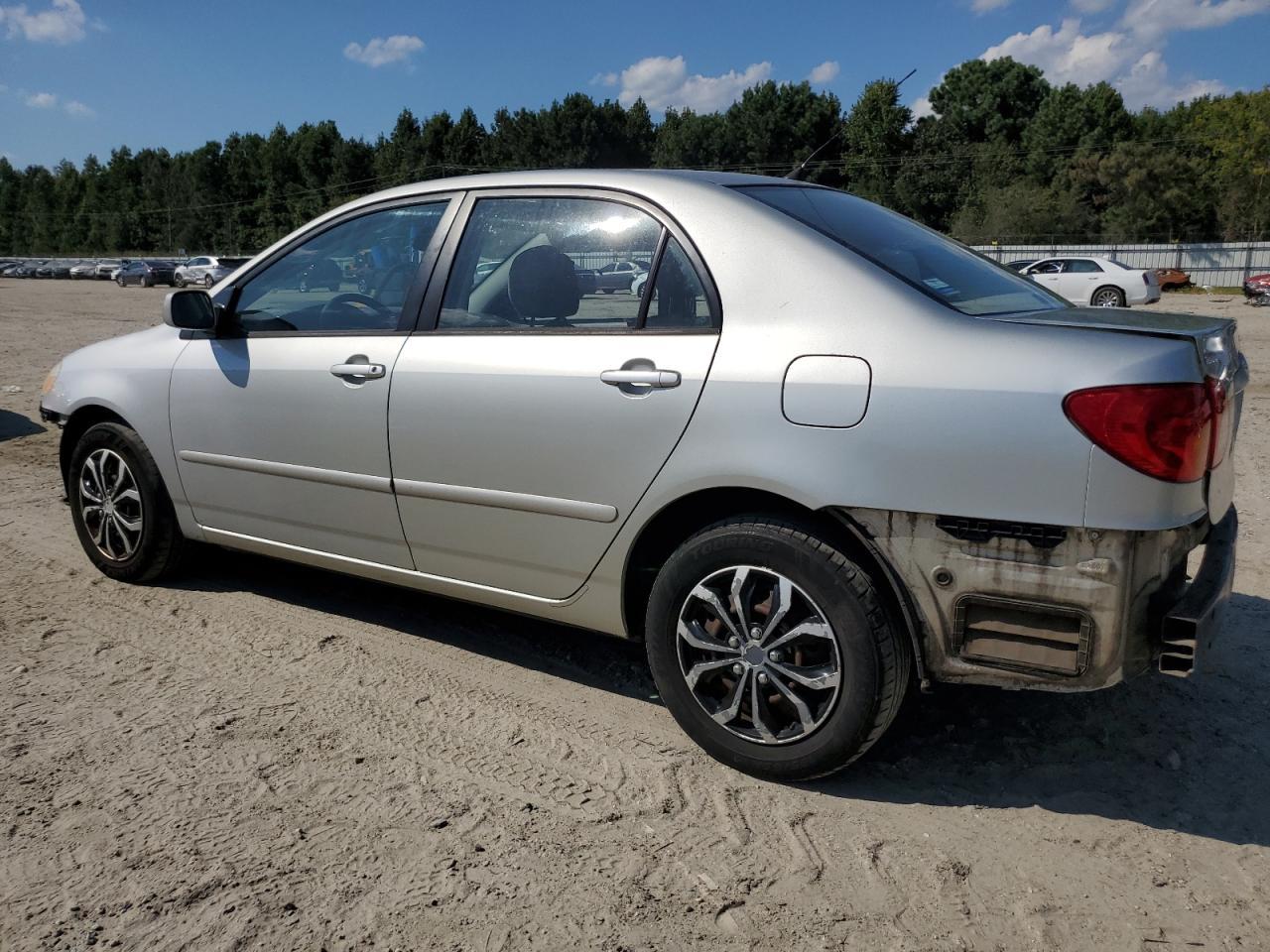 2004 Toyota Corolla Ce - Image 2