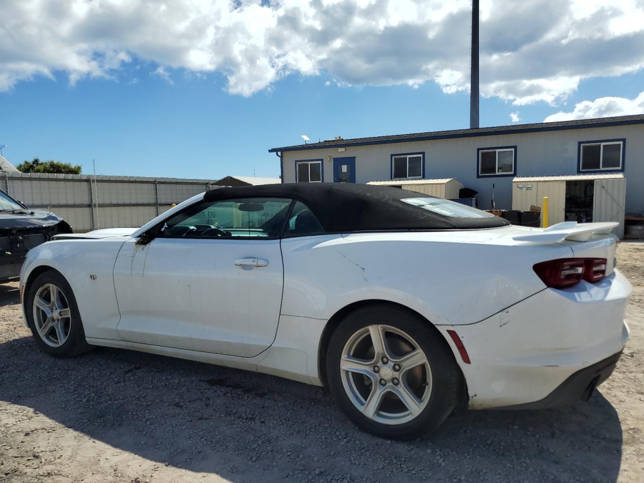 2021 Chevrolet Camaro Ls - Фото 2