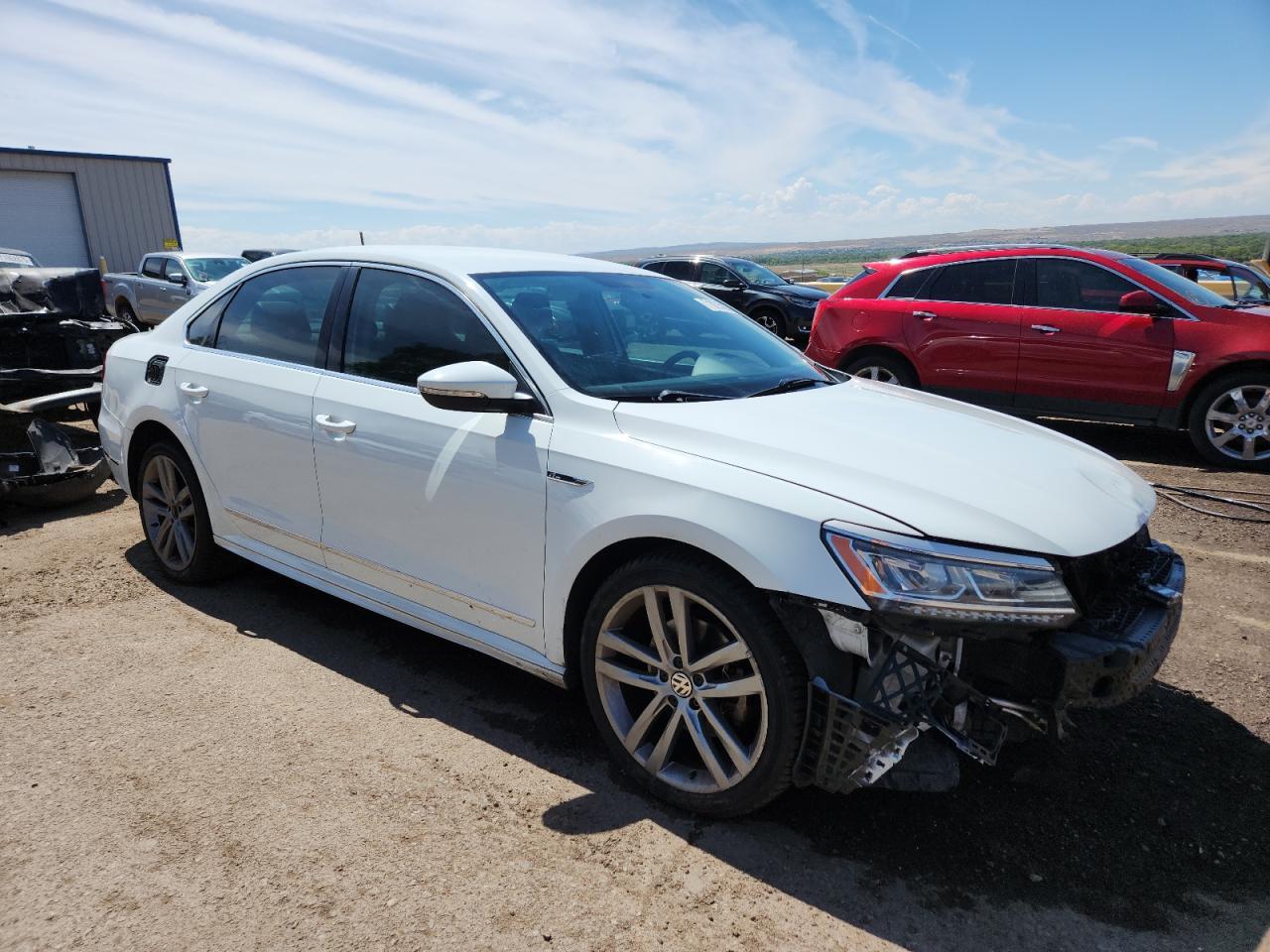 2017 Volkswagen Passat R-Line - Фото 4