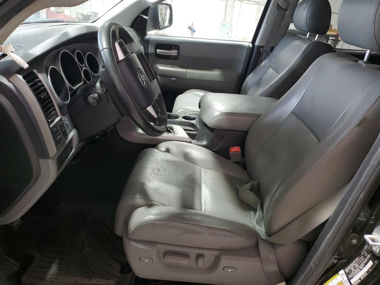 2014 Toyota Sequoia Limited - Image 7