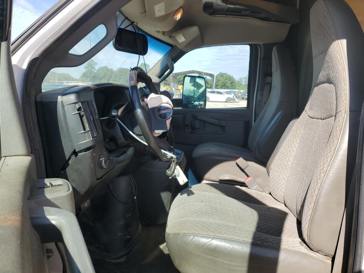 2021 GMC Savana Cutaway G3500 - Фото 7