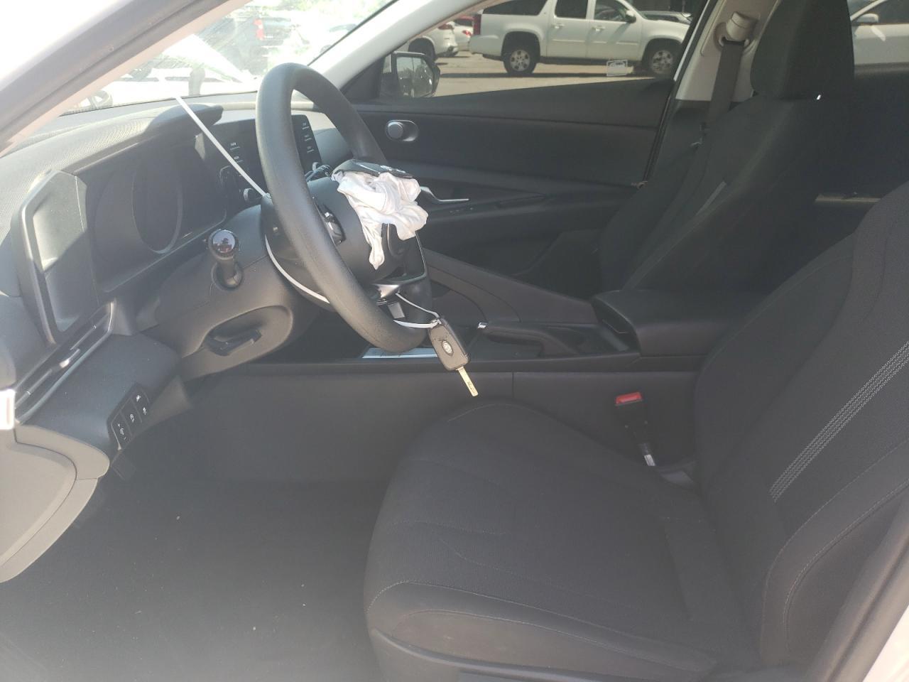 2021 Hyundai Elantra Se - Image 7
