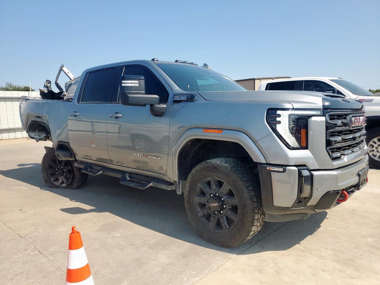 2024 GMC Sierra K2500 At4 - Фото 4