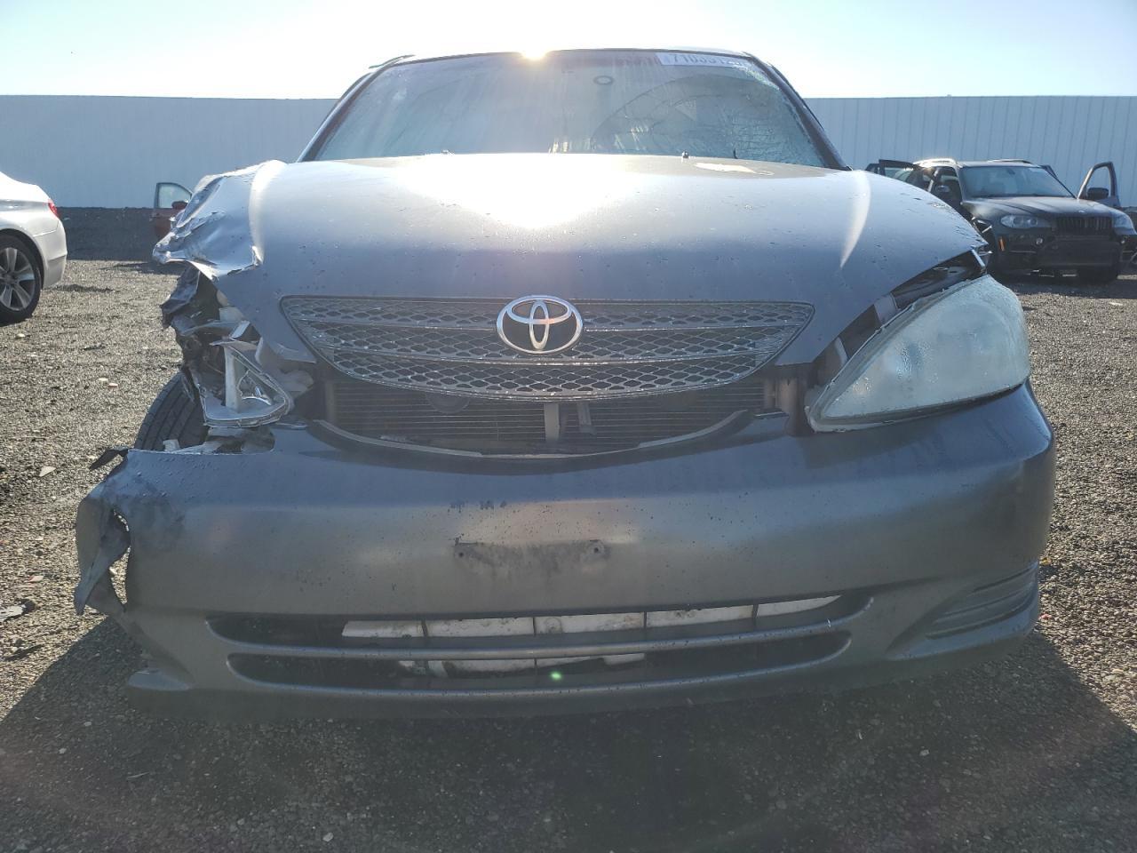 2002 Toyota Camry Le - Фото 5