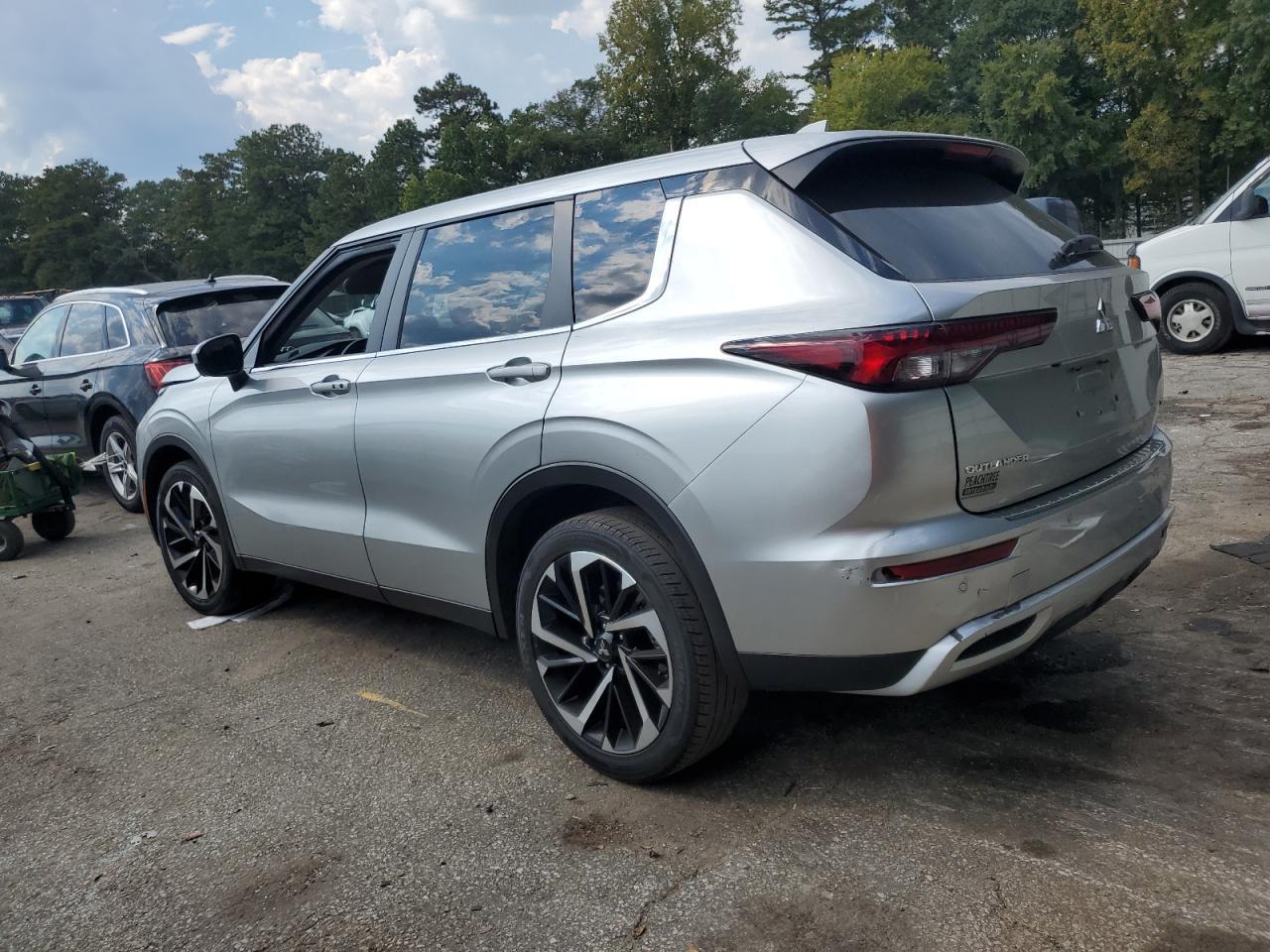 2024 Mitsubishi Outlander Se - Фото 2