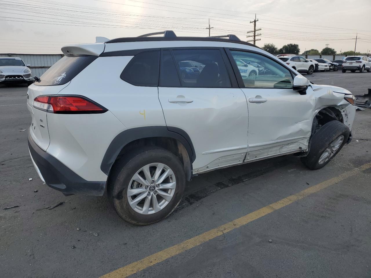2023 Toyota Corolla Cross Le - Фото 3