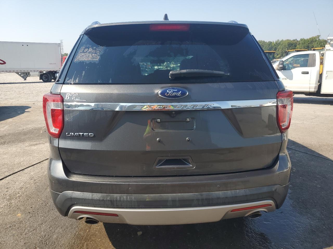 2017 Ford Explorer Limited - Image 6