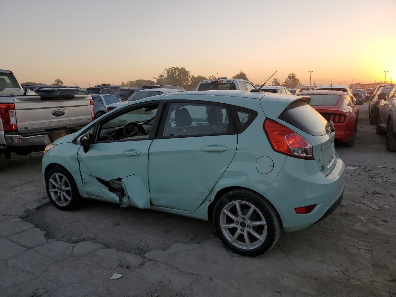 2017 Ford Fiesta Se - Фото 2