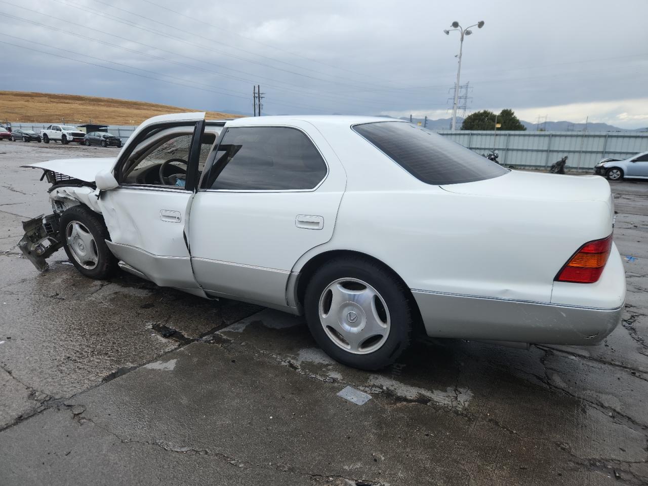 1998 Lexus Ls 400 - Image 2