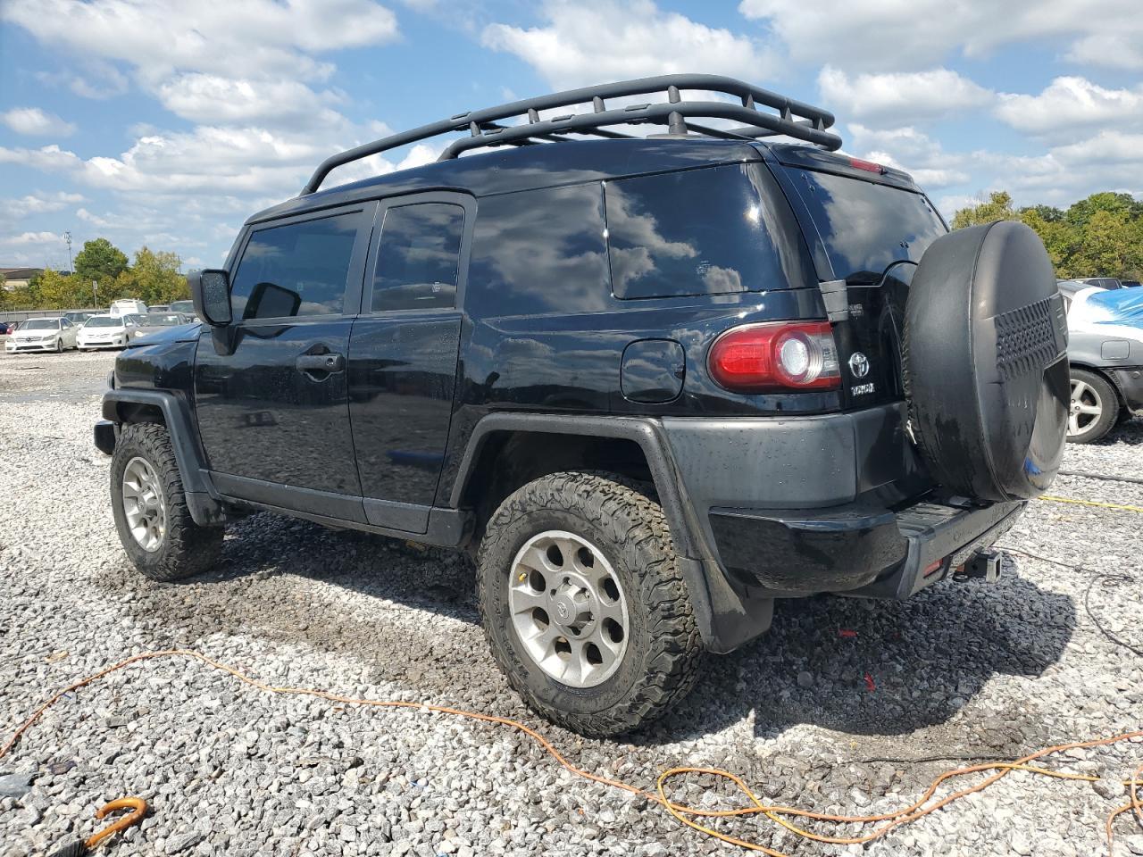 2012 Toyota Fj Cruiser - Image 2