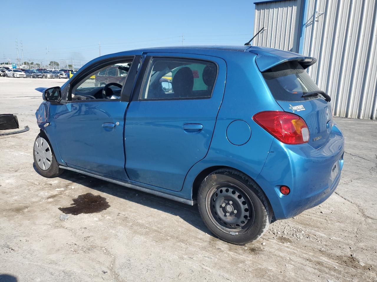 2015 Mitsubishi Mirage De - Фото 2
