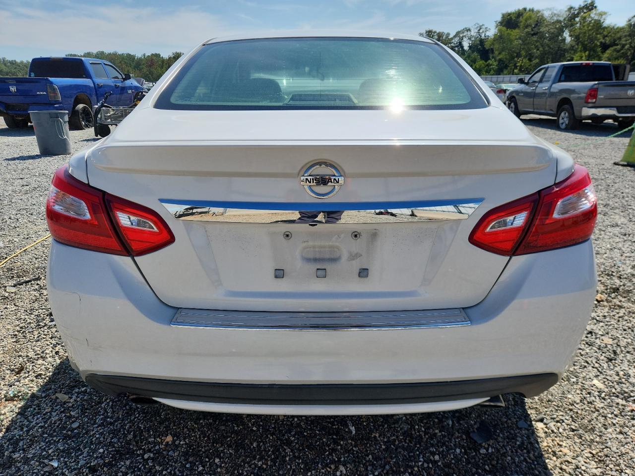 2016 Nissan Altima 2.5 - Image 6