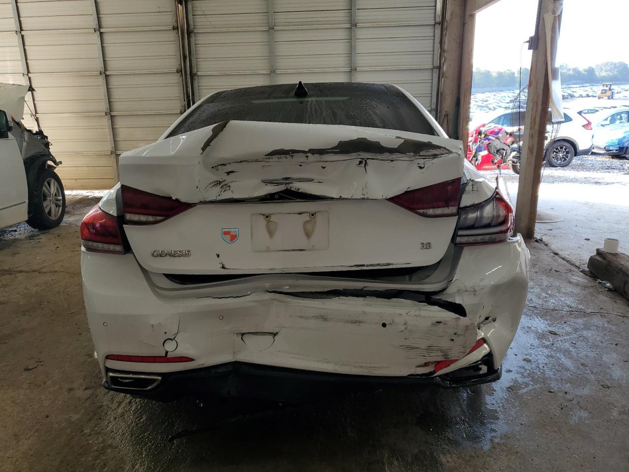 2016 Hyundai Genesis 3.8L - Фото 6