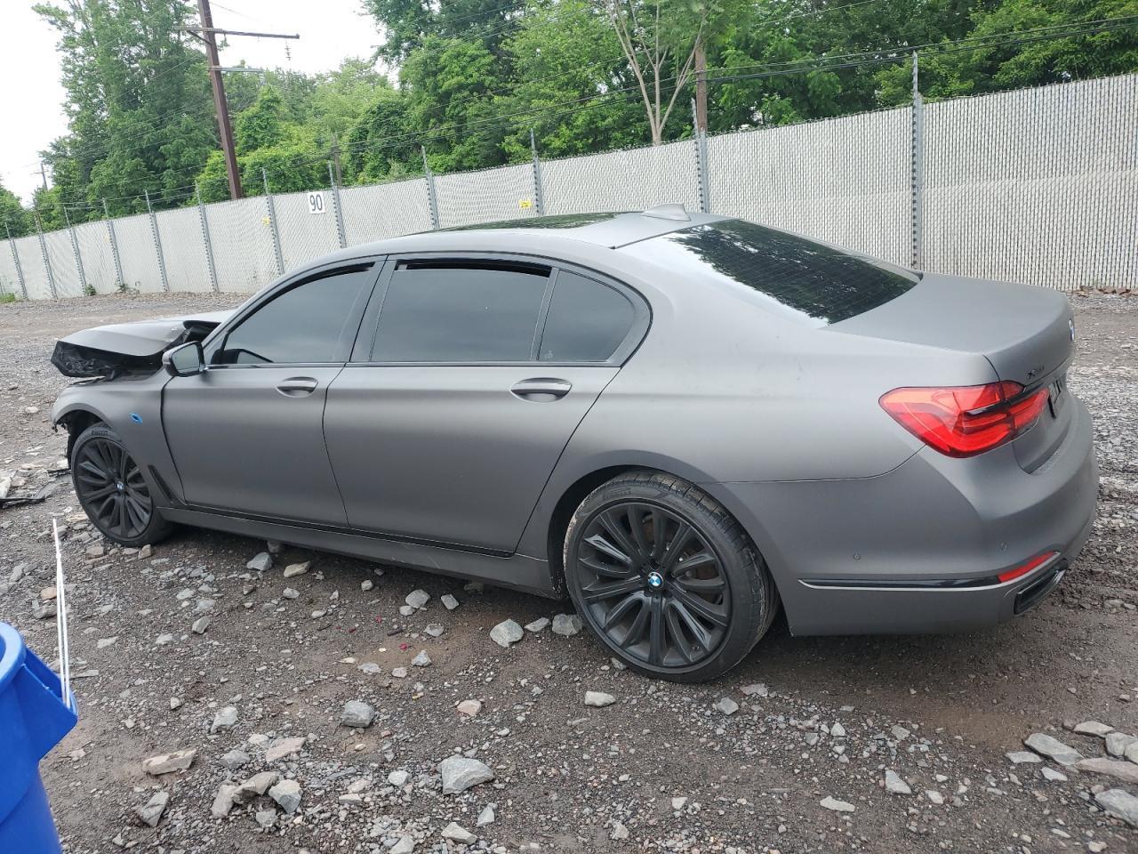 2016 BMW 750 Xi - Фото 2