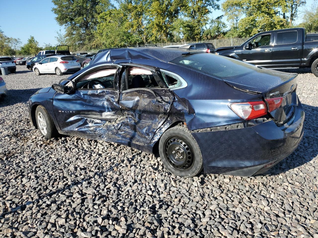 2017 Chevrolet Malibu Ls - Image 2