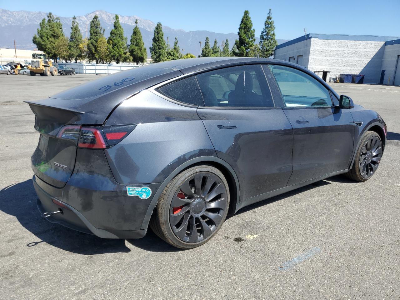 2025 Tesla Model Y - Image 3