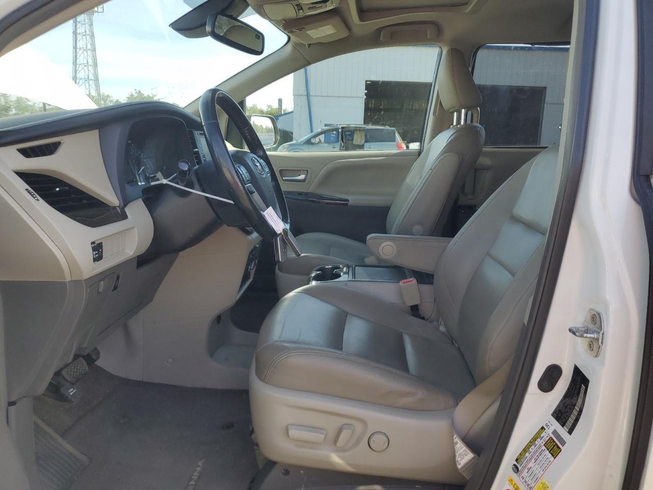 2018 Toyota Sienna Xle - Image 7