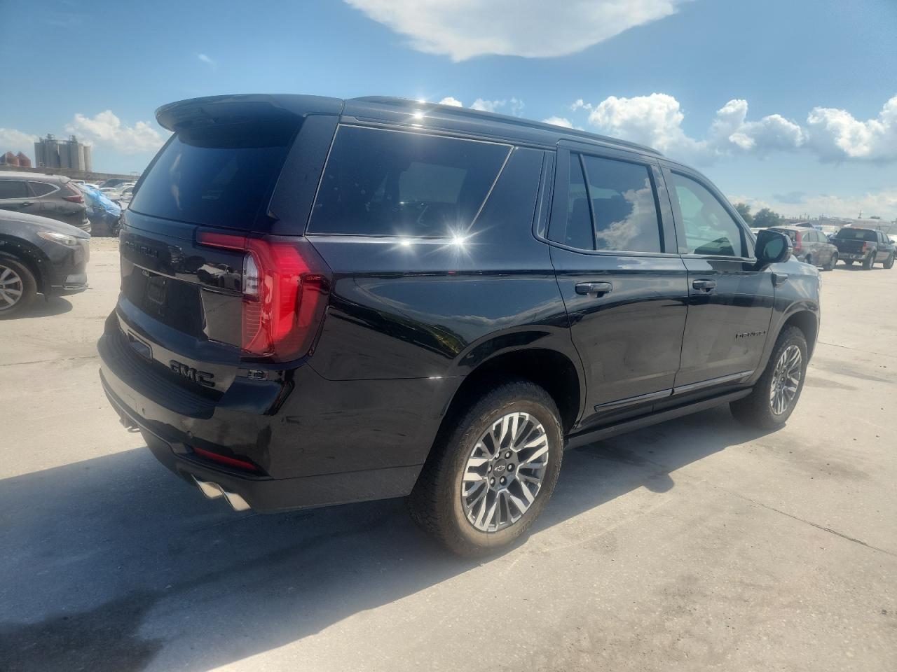 2025 GMC Yukon Denali - Image 3