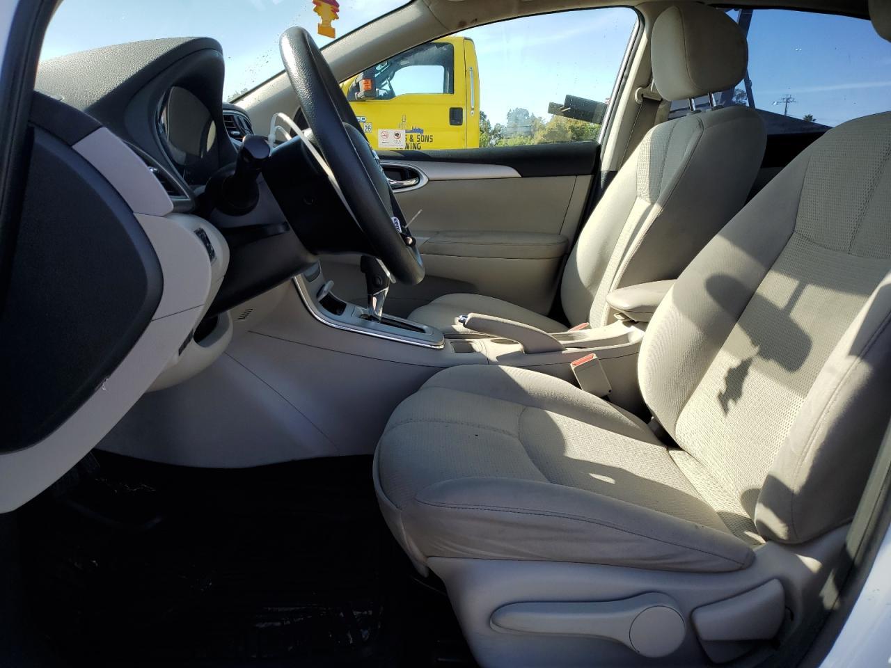 2015 Nissan Sentra S - Фото 7