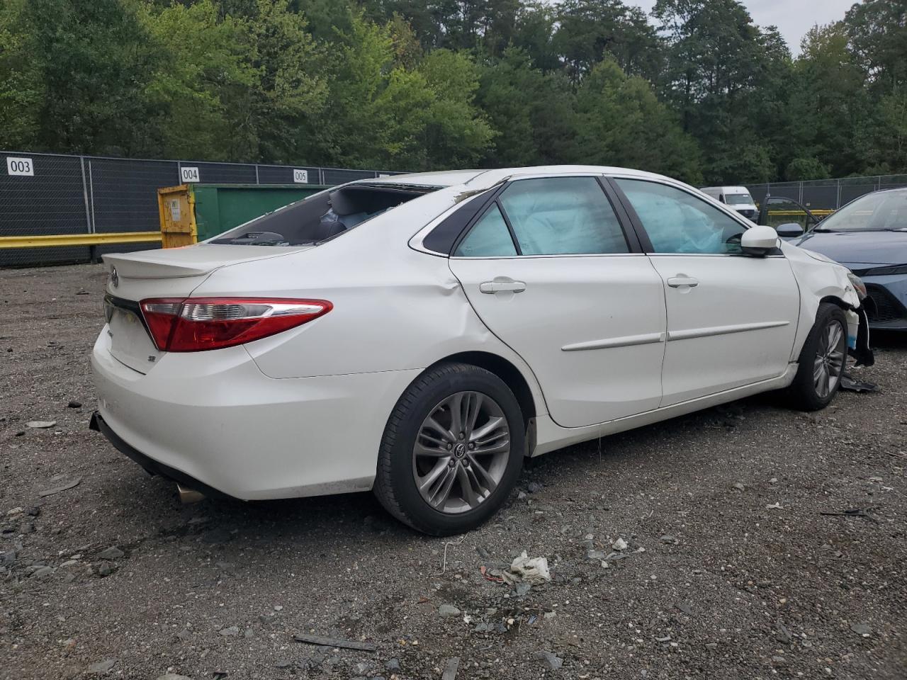 2015 Toyt Camry Le - Фото 3