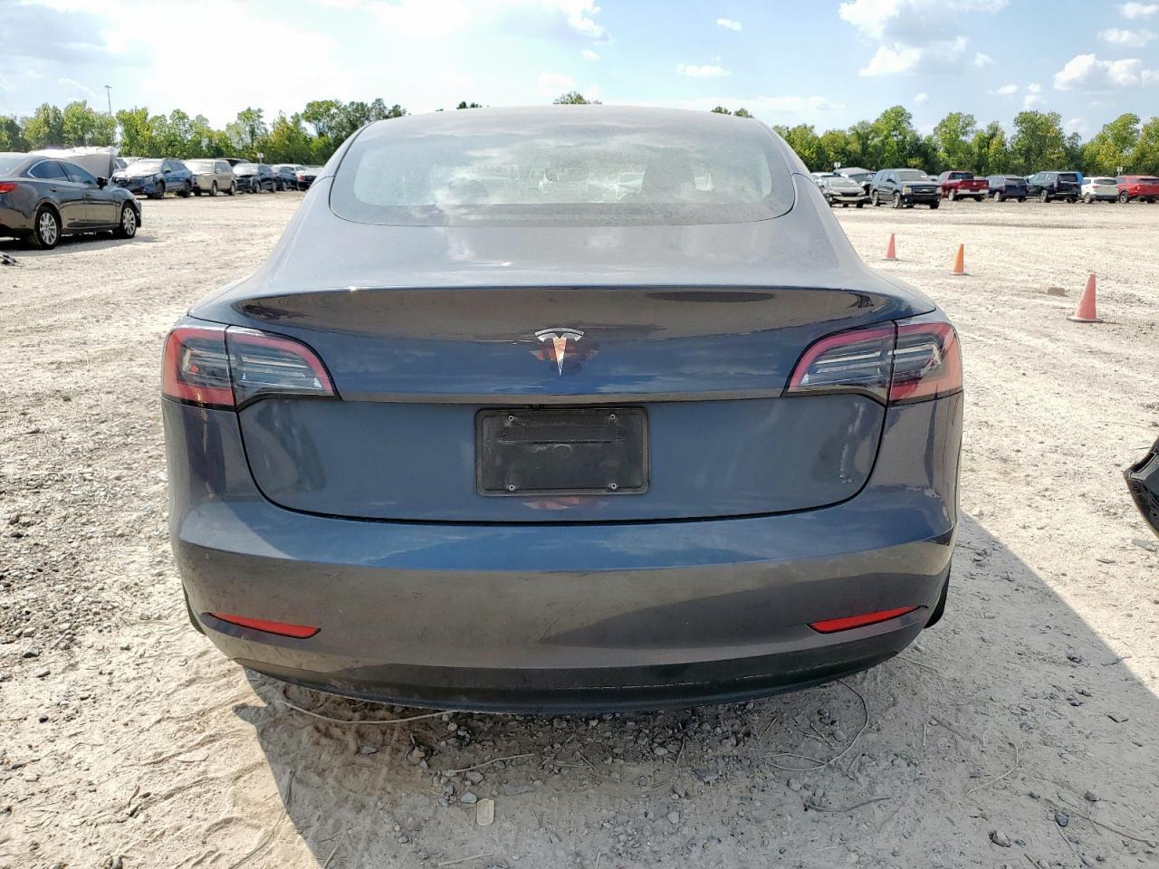 2023 Tesla Model 3 - Фото 6