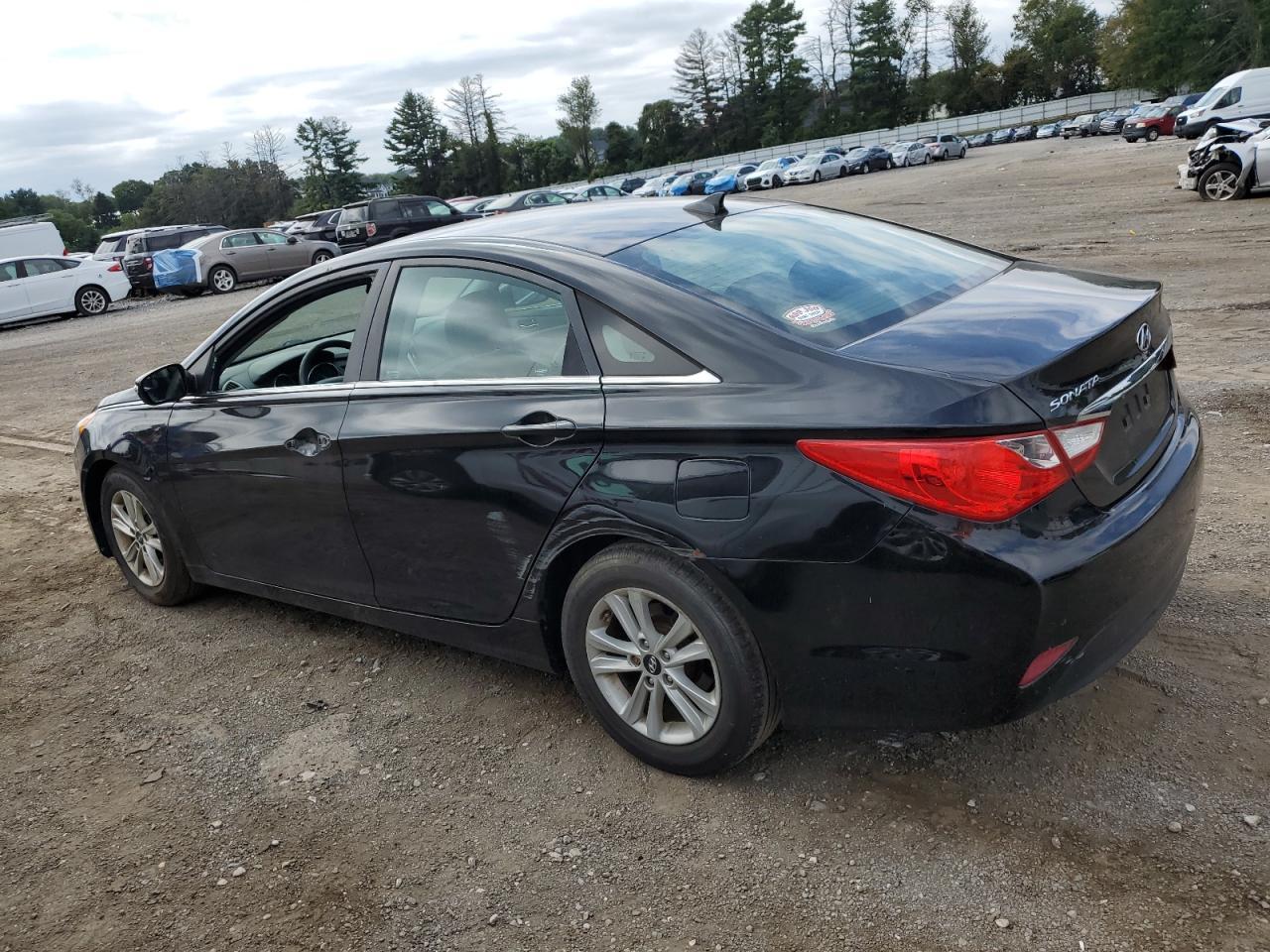 2014 Hyundai Sonata Gls - Image 2