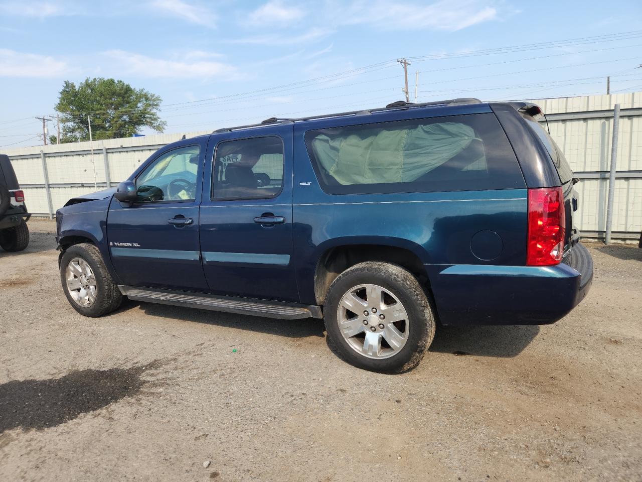 2007 GMC Yukon Xl C - Image 2