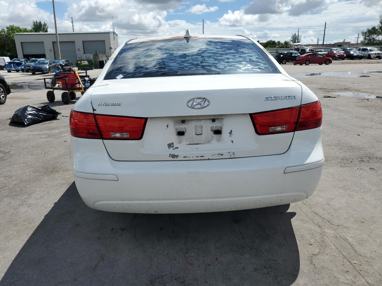 2010 Hyundai Sonata Gls - Image 6