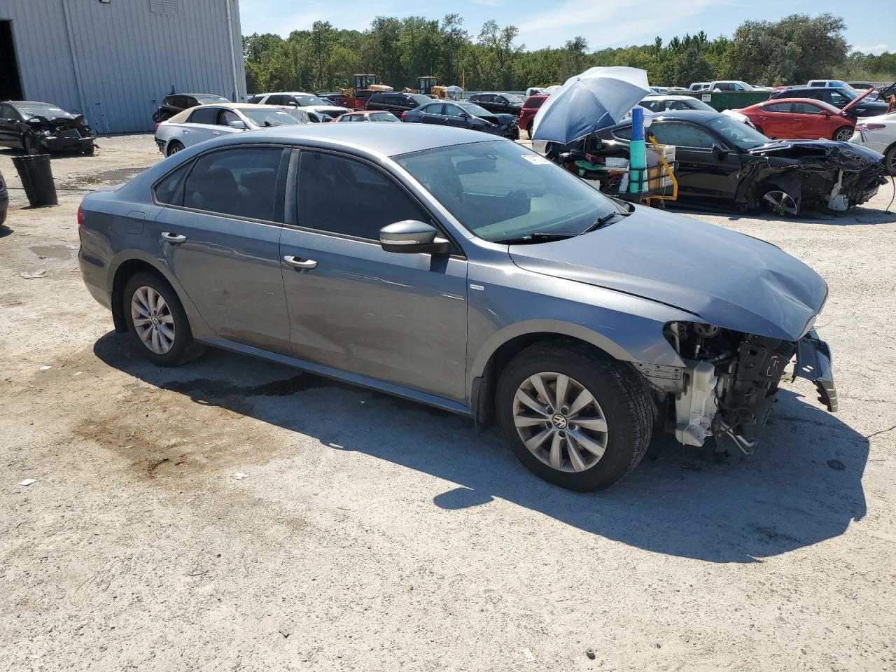 2013 Volkswagen Passat S - Фото 4
