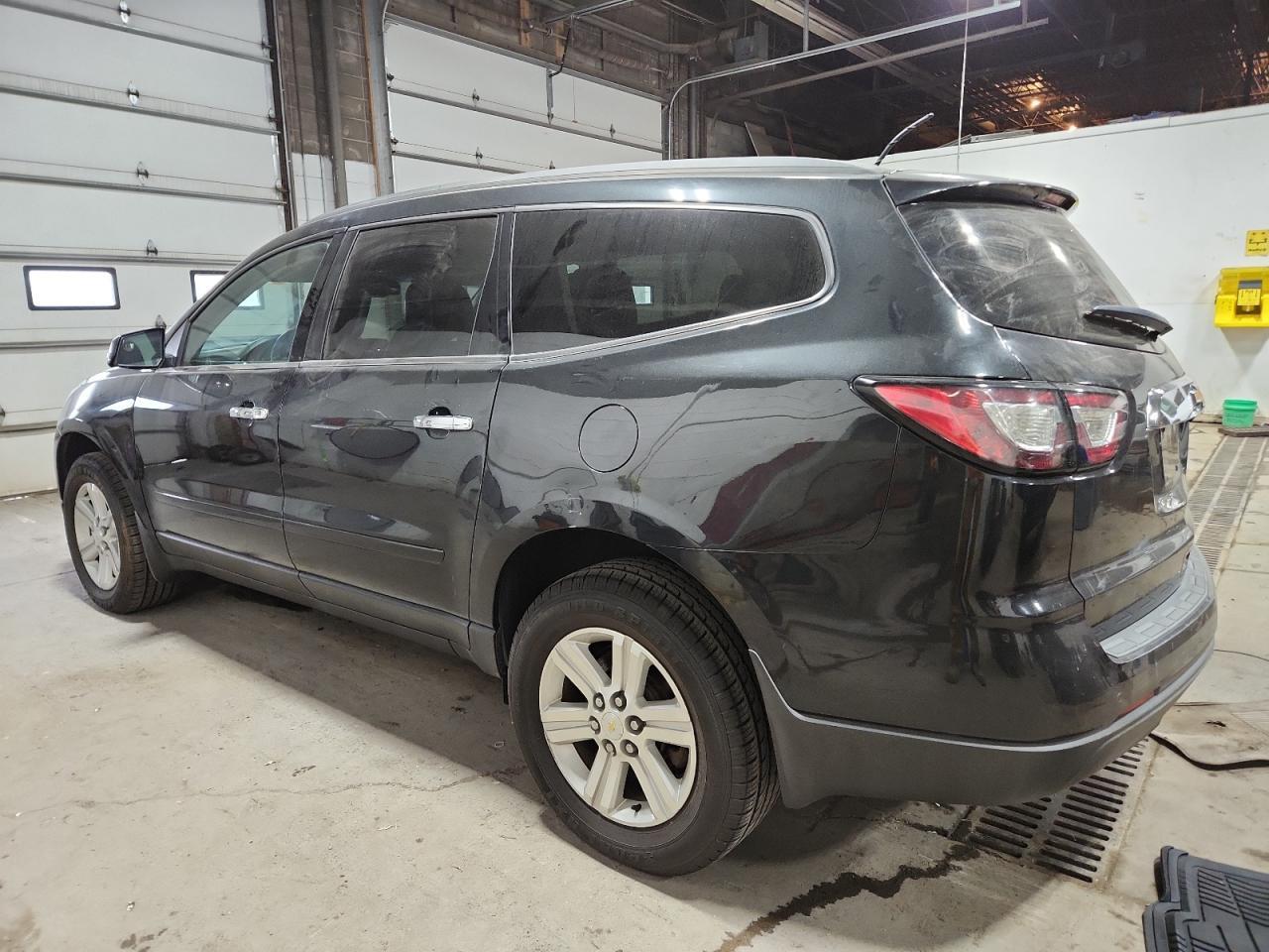 2014 Chevrolet Traverse Lt - Image 2