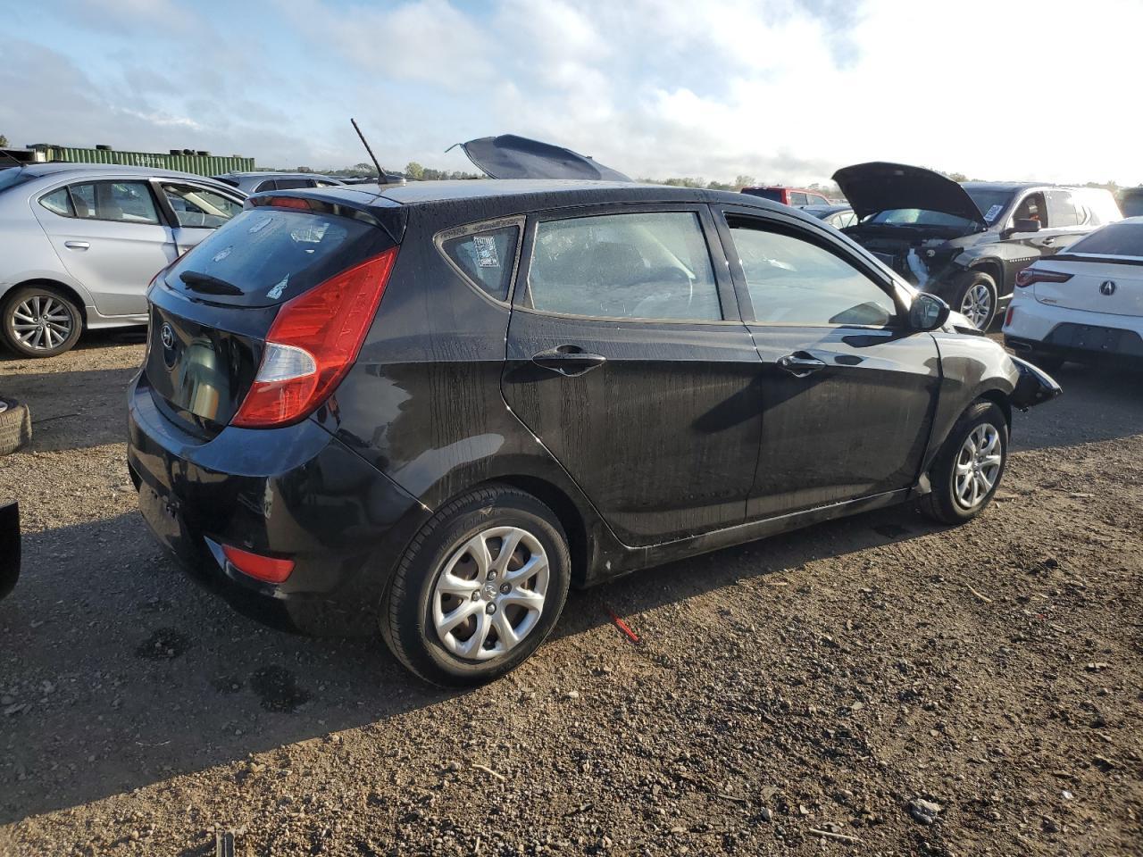 2014 Hyundai Accent Gls - Фото 3