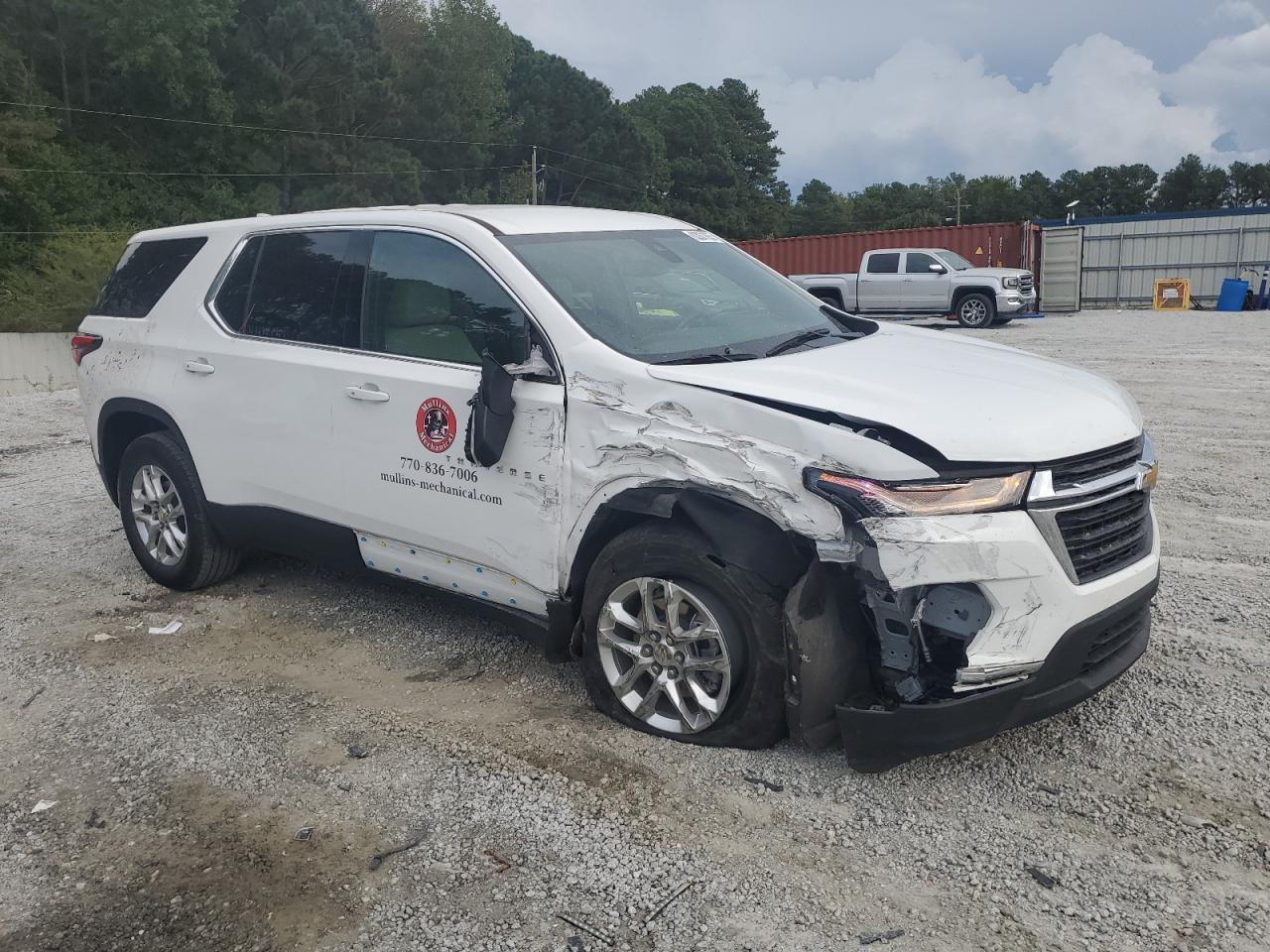2023 Chevrolet Traverse Ls - Image 4