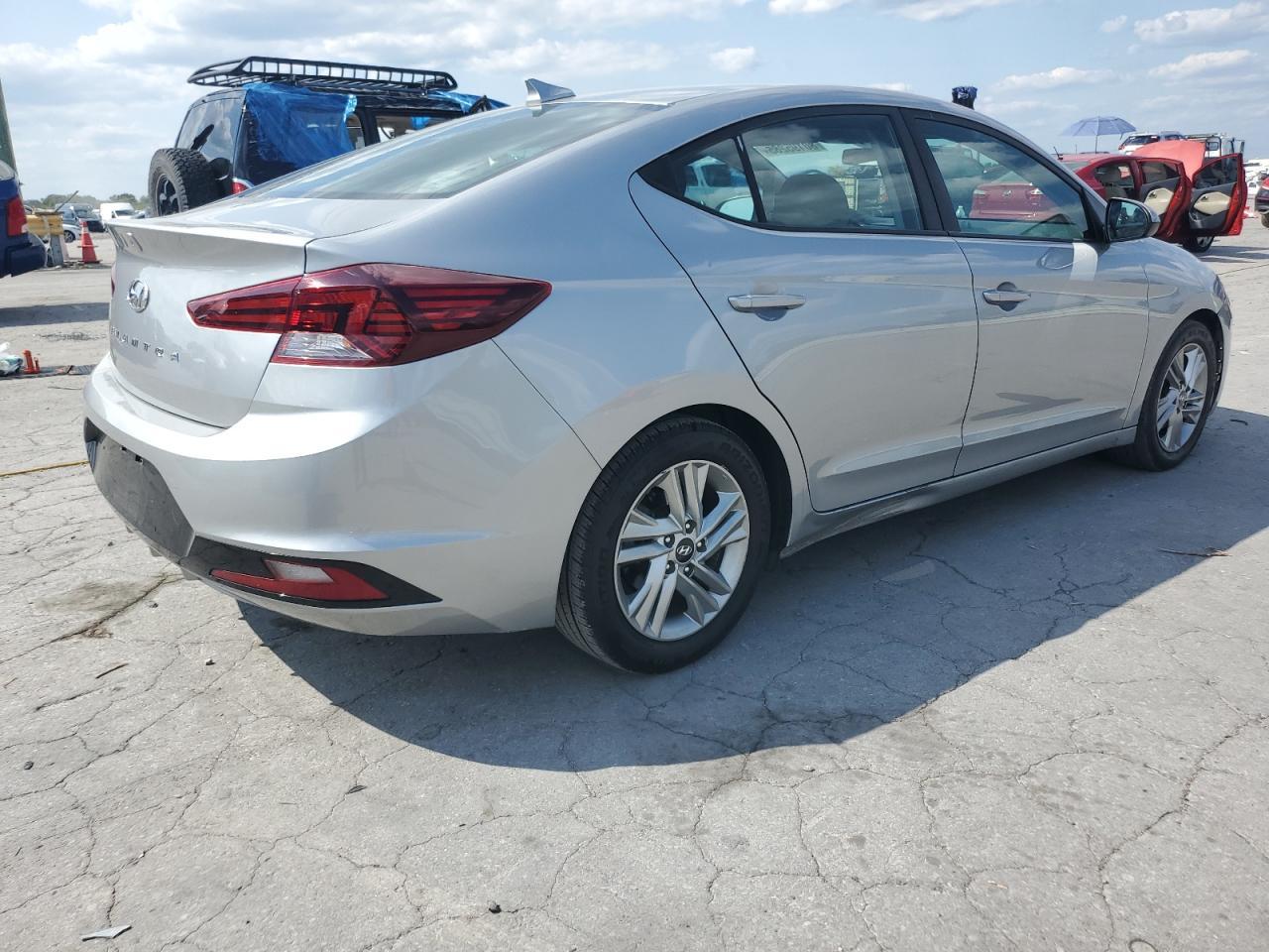 2020 Hyundai Elantra Sel - Фото 3