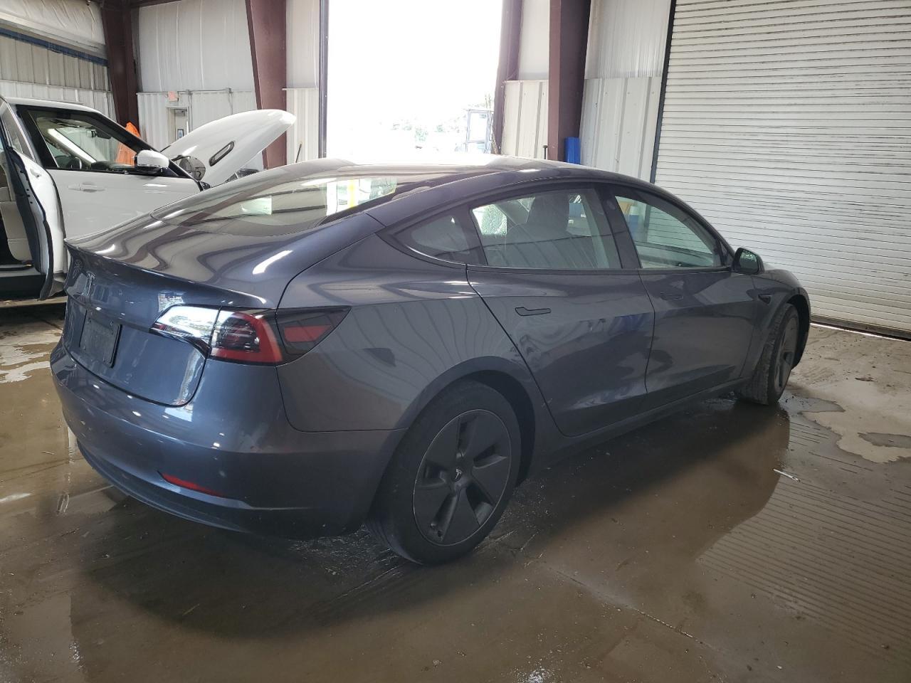 2023 Tesla Model 3 - Фото 3