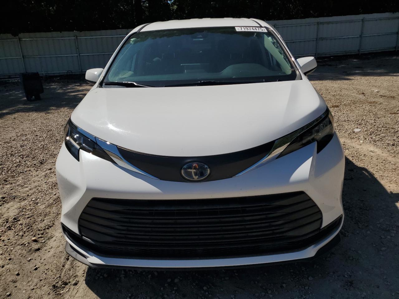 2021 Toyota Sienna Le - Фото 5