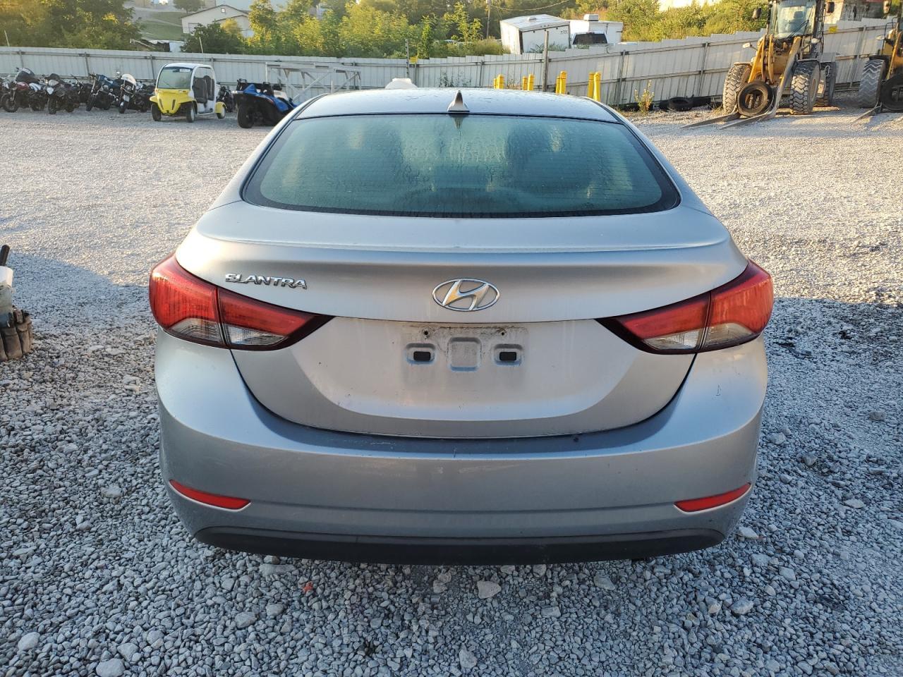 2015 Hyundai Elantra Se - Image 6