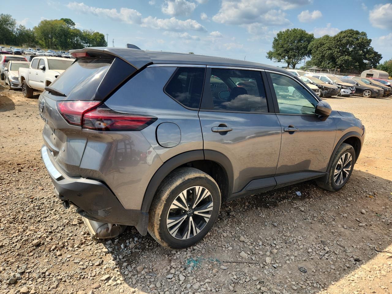 2023 Nissan Rogue Sv - Image 3