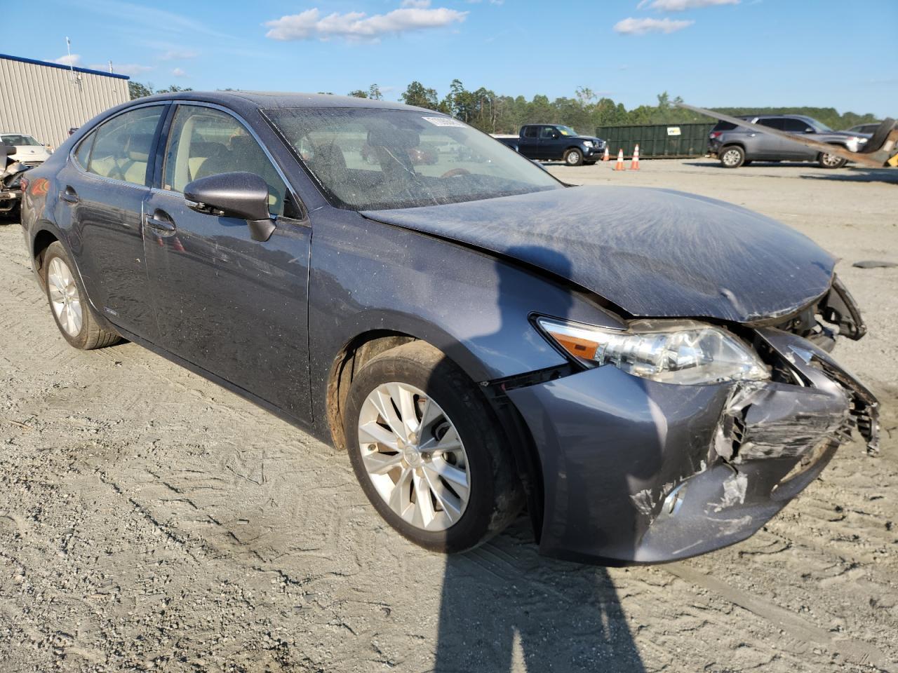 2014 Lexus Es 300H - Фото 4